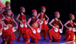 吃瓜体育生和舞蹈室1v1